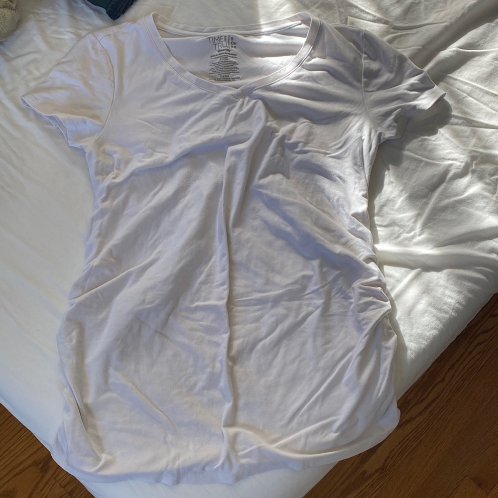 White maternity tshirt